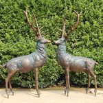 Majestic Whitetail Buck Statue factory supplier