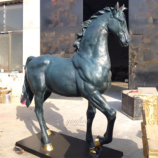 Hot cast bronze standing horse art sculpture design