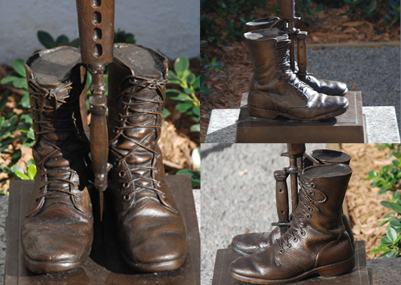 Bronze Memorial Battle Cross Boots Gun Helmet Statue for Sale BOKK-693 - Bronze Military Statues - 1