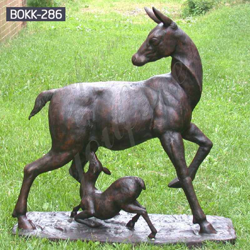 Life Size Bronze Doe and Little Deer Garden Ornament Sculpture for Sale