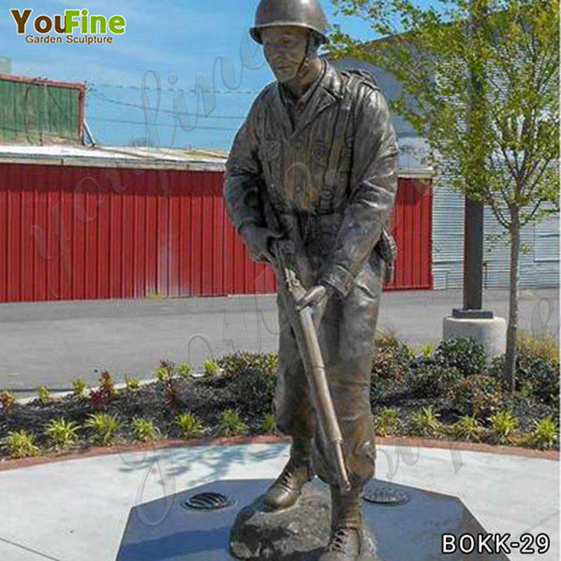 Bronze Standing Soldier Gun Memorial Statue Supplier