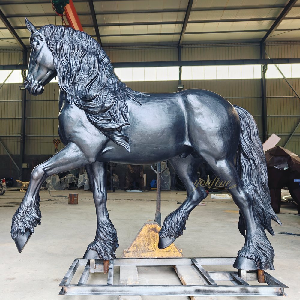 Black bronze Friesian horse sculpture factory finished casting