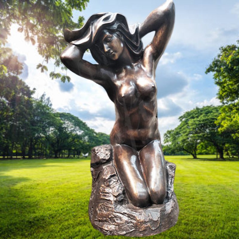 Nude Girl Statue