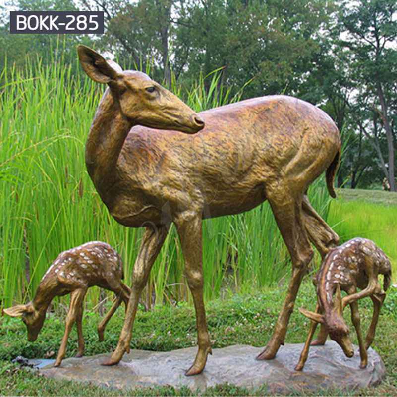 Outdoor Garden Bronze Doe and Fawn Statues for Sale