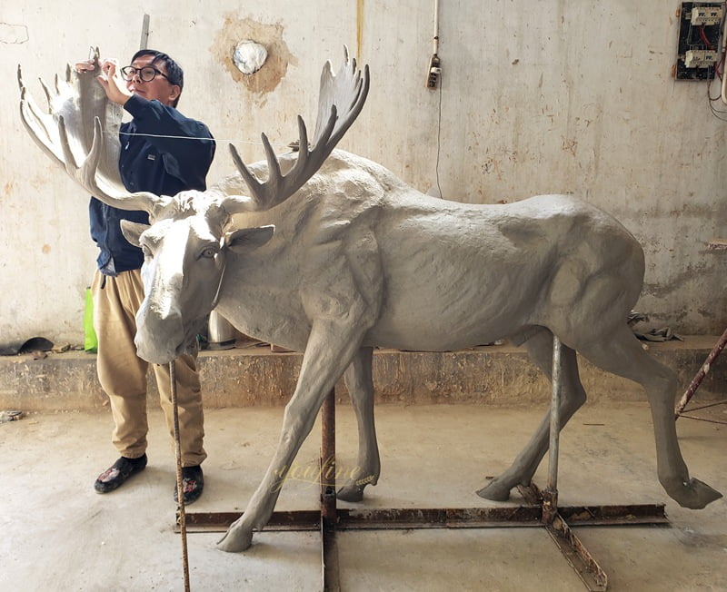 wild animal Life-size Moose Statue clay model