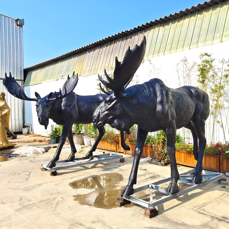 wild animal two Life-size Moose Statue in our factory