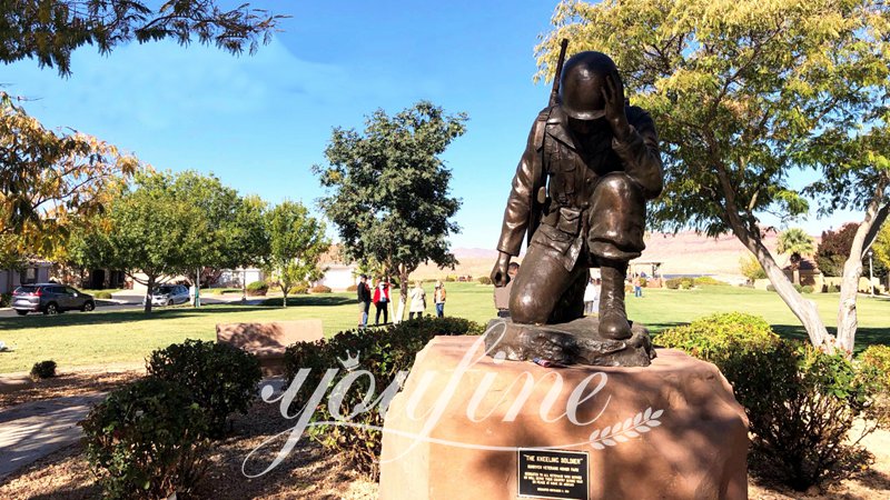 Kneeling Bronze Soldier Sculpture Memorial Hero Manufacturer BOKK-47 - Bronze Military Statues - 2