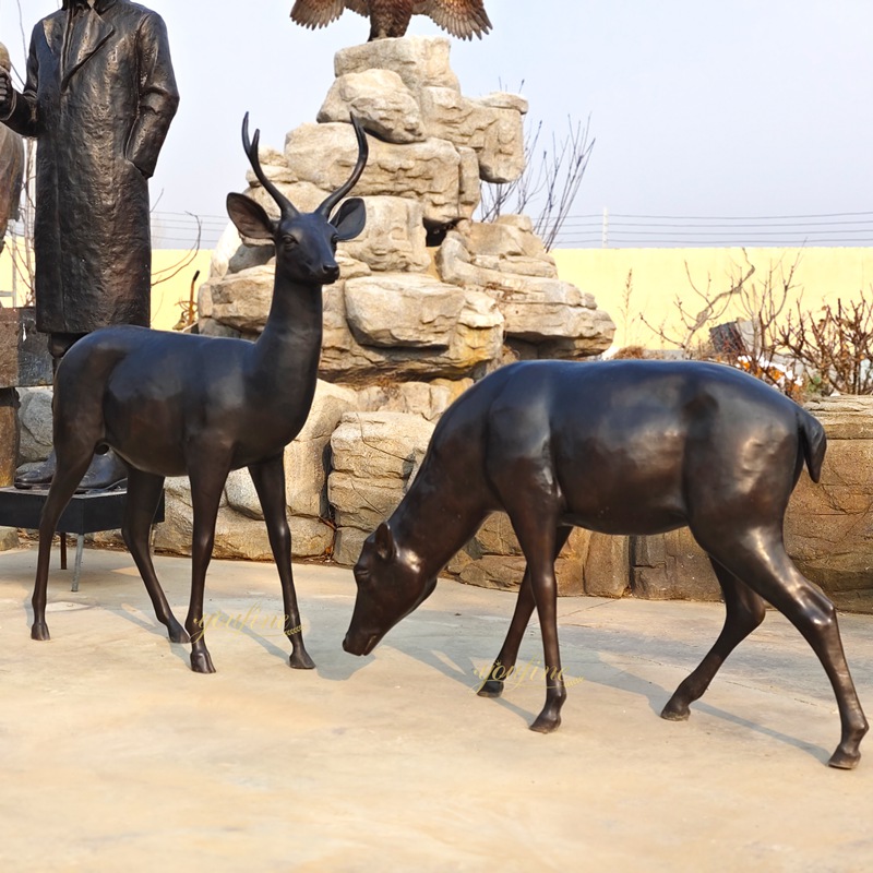 bronze Couple Deer in factory