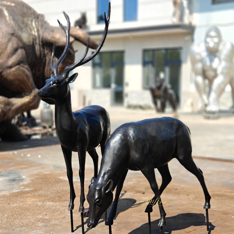 lifesize Couple Deer sculpture in factory