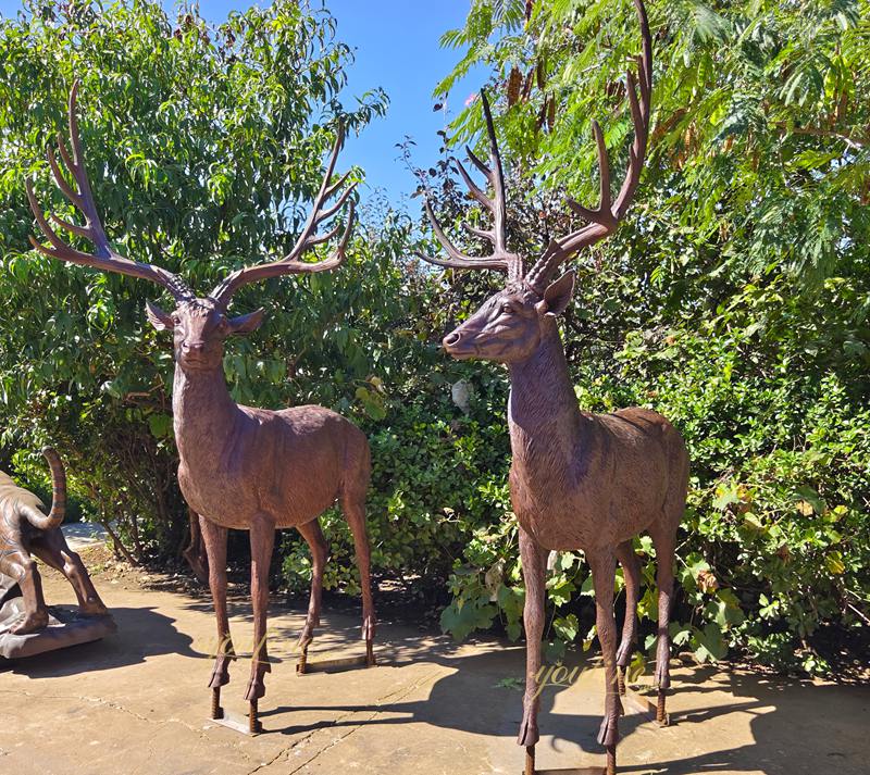 lifesize Outdoor Couple Deer statue in factory