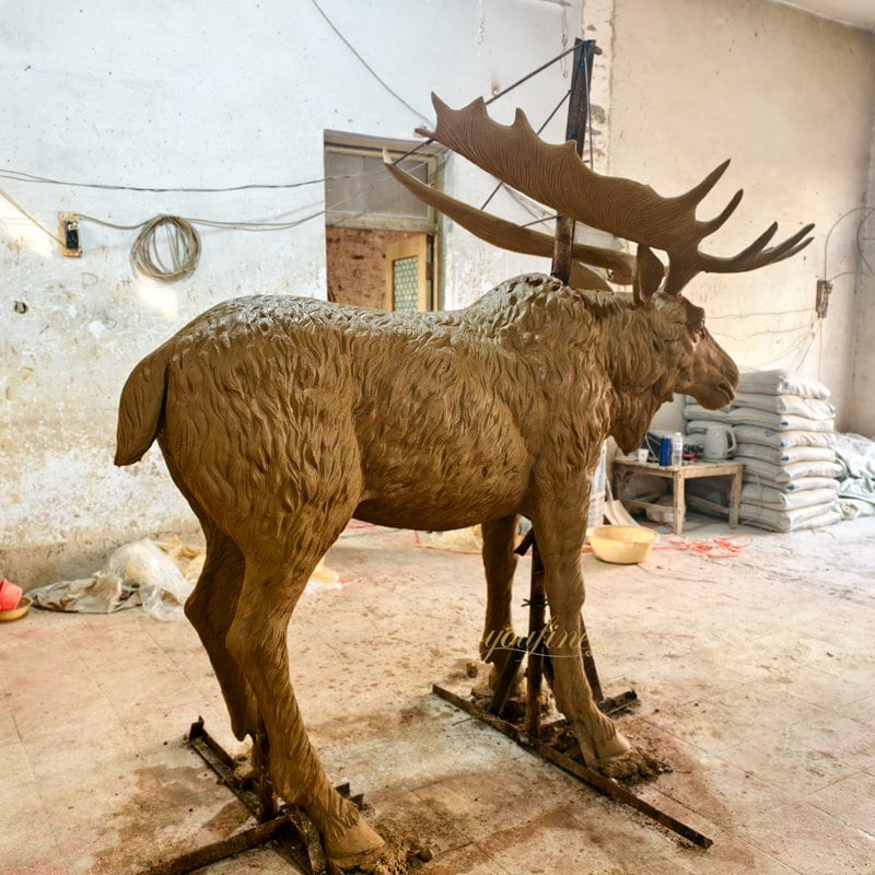 wild animal Standing Moose Yard Statue clay model