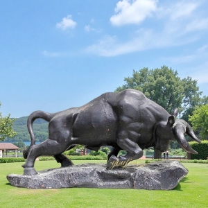 Outdoor Fighting Big Bull Statue BOKK-671
