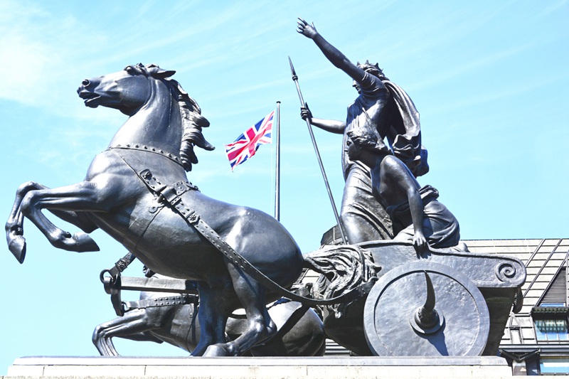 Famous Bronze Queen Boadicea and Her Daughters Statue for Sale BOKK-215 - Bronze Animal Sculpture - 2