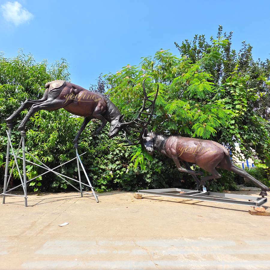 Real Estate large Fighting Bull Elk