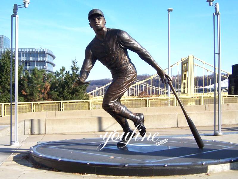 Bronze Baseball Player Statue Roberto Clemente Walker Gym Lawn Decor for Sale BOK1-080 - Bronze Famous Sculpture - 4