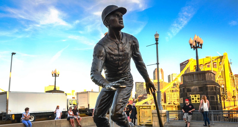 Bronze Baseball Player Statue Roberto Clemente Walker Gym Lawn Decor for Sale BOK1-080 - Bronze Famous Sculpture - 11