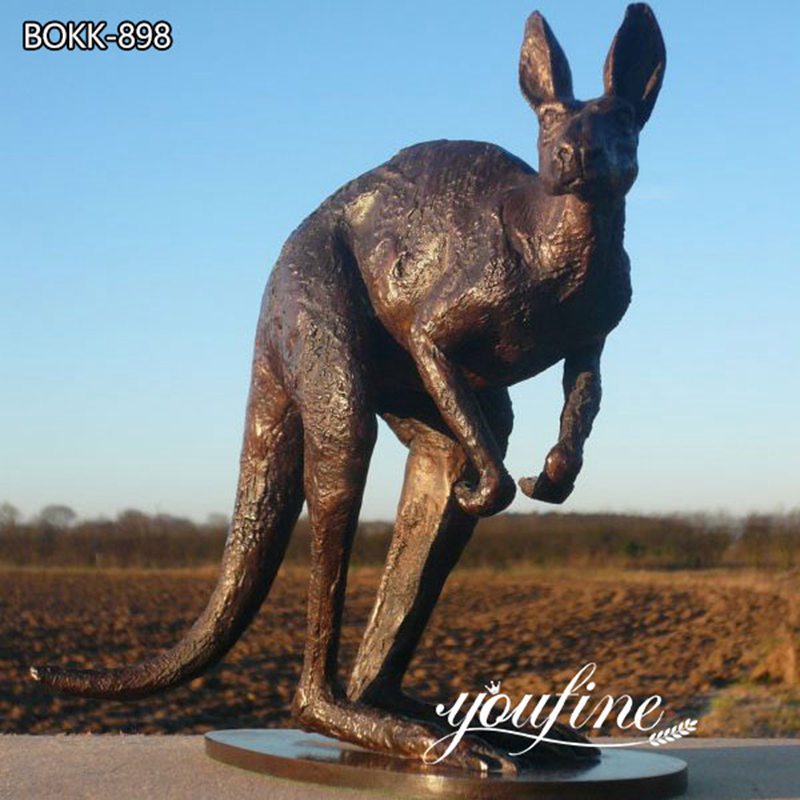 Bronze Kangaroo Statue Details:
