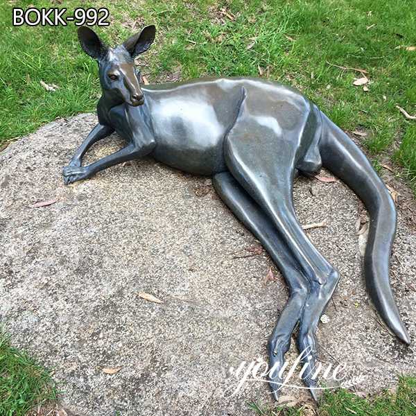 Bronze Kangaroo Statue Details: