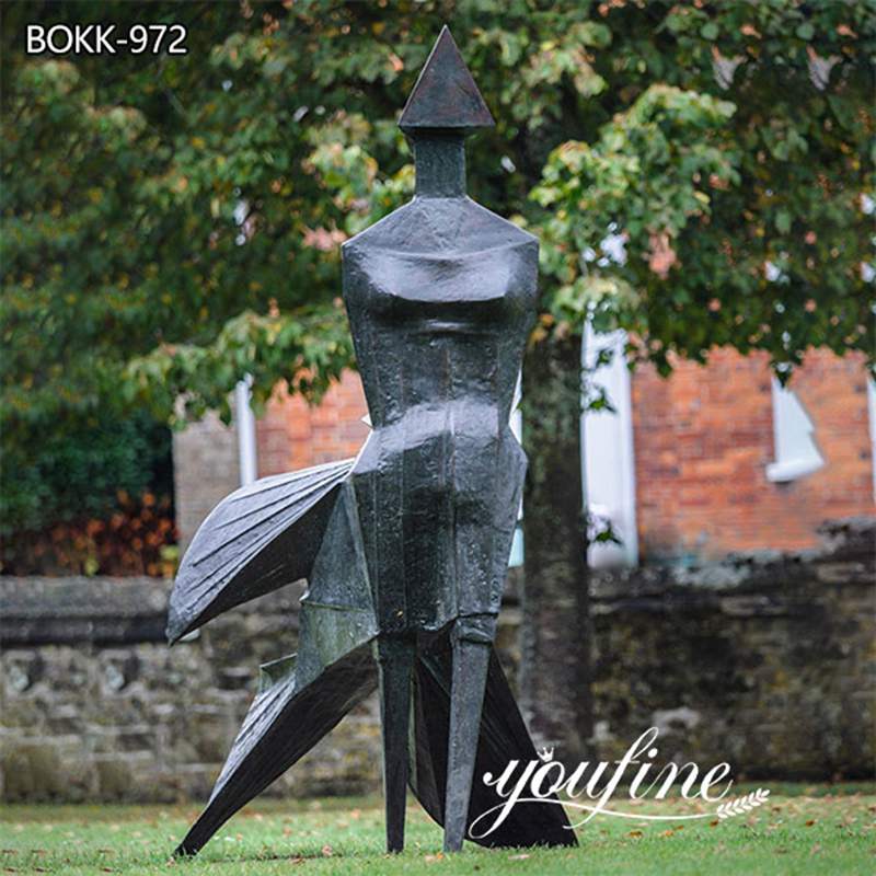 Characteristic About the Walking Woman Sculpture
