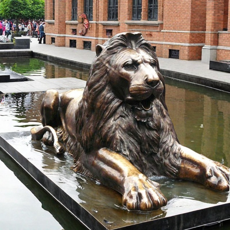 lion statue lying down