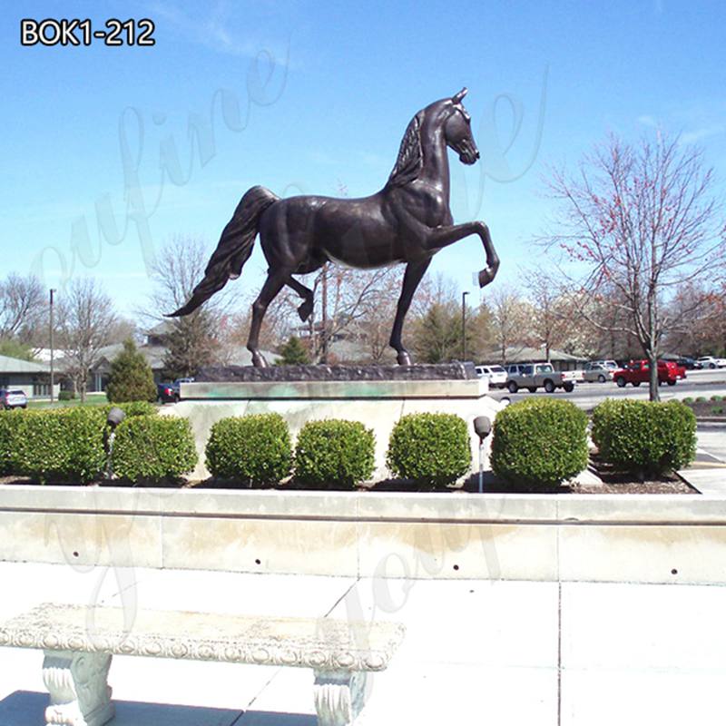 Horse Sculpture Details: