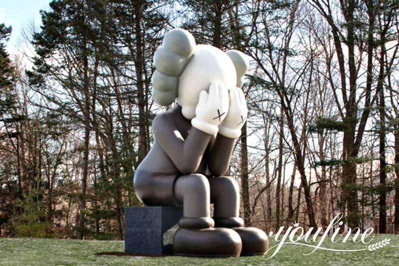 Fiberglass Passing Through Kaws Statue Brian Donnelly Art for Sale FOKK-001 - Fiberglass Statue - 4