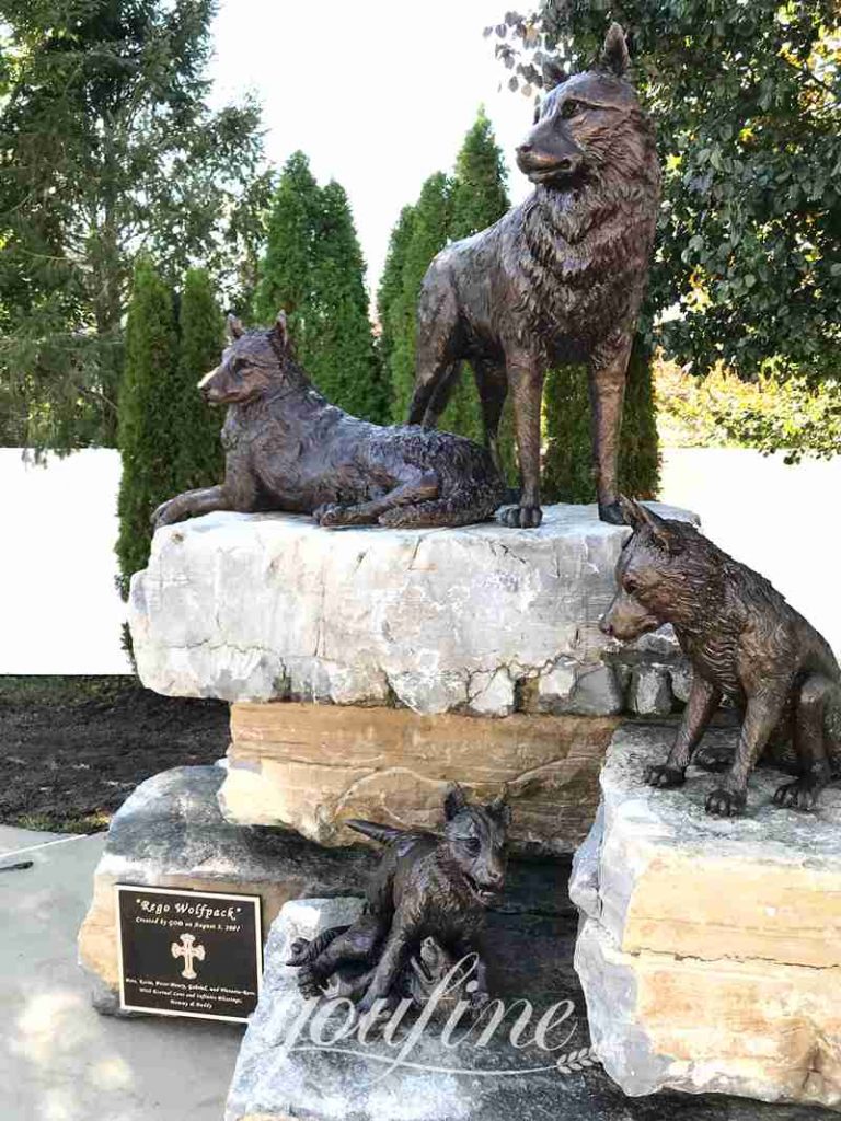 Life-size Bronze Wolf Garden Family Statue Outdoor Art BOK1-353 - Bronze Wildlife Sculpture - 1