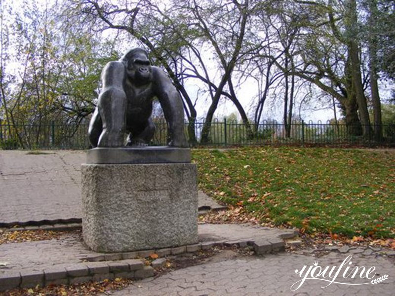 more bronze gorilla statue-YouFine Sculpture