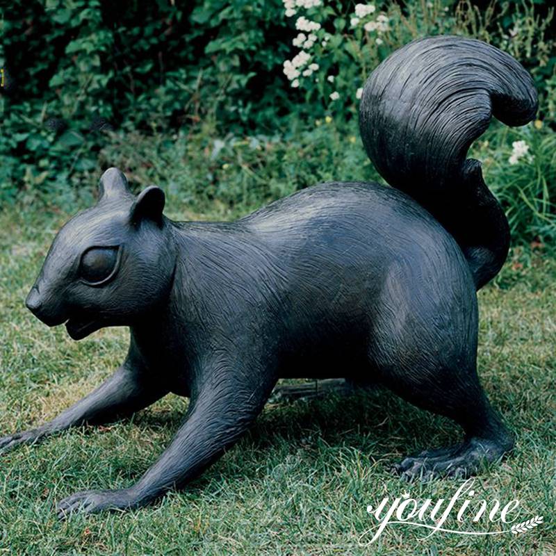 bronze squirrel sculpture-YouFine Sculpture