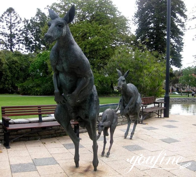 human-size kangaroo statue-YouFine Sculpture1.1