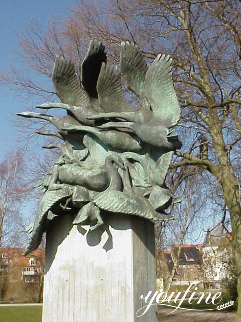 swan statue for garden -3