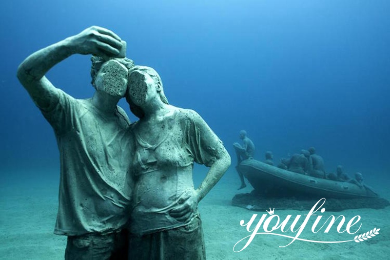 underwater statue deor