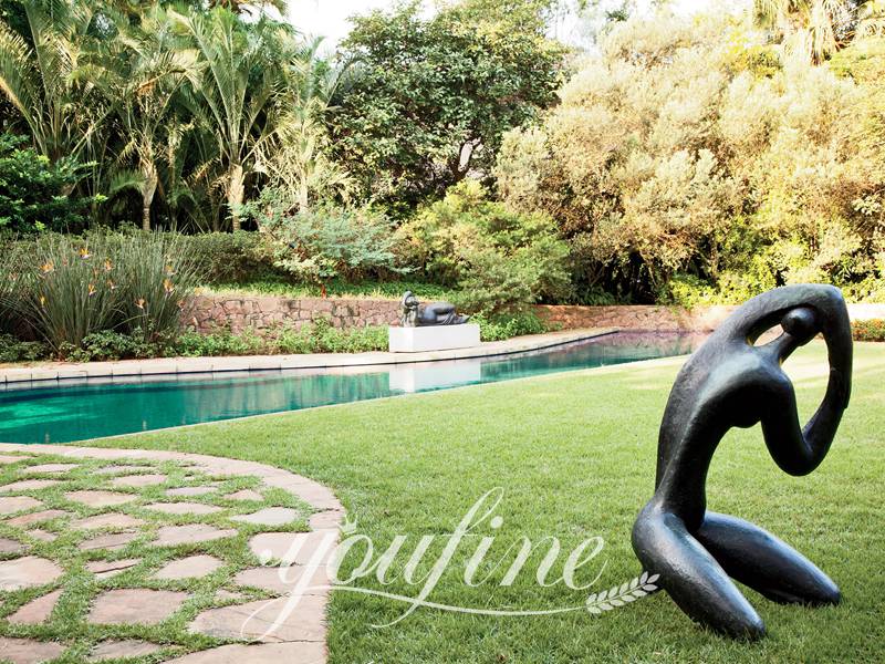 Transforming Outdoor Spaces with Stunning Landscape Statues - Blog - 12