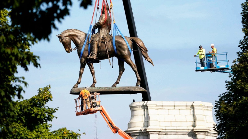 Exploring the Controversies and Significance of the Robert E. Lee Statue - Blog - 12