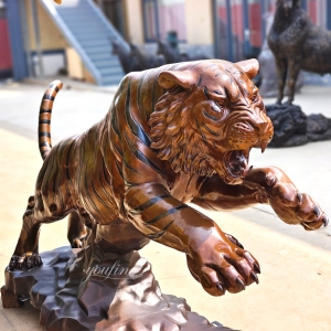 High Quality Jumping Tiger Sculpture BOKK-392 High Quality Jumping Tiger Sculpture BOKK-392