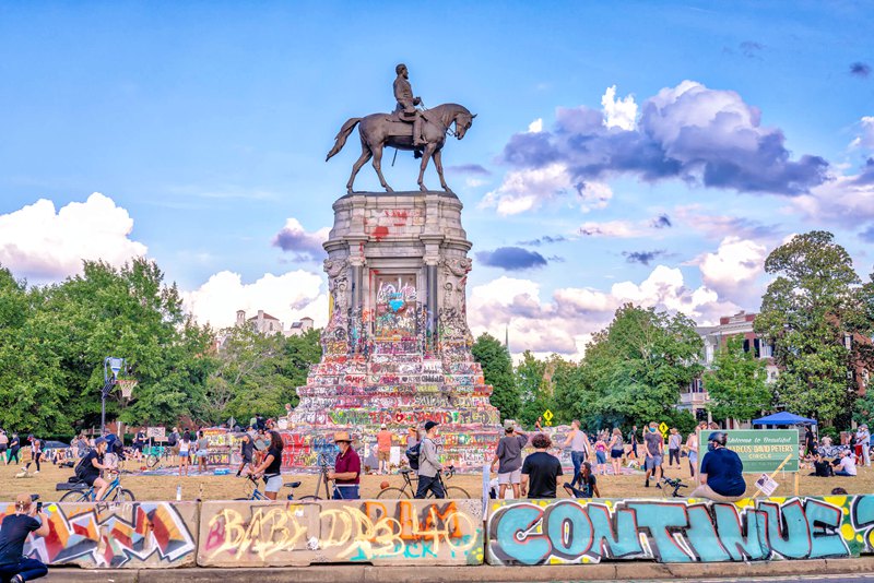 Exploring the Controversies and Significance of the Robert E. Lee Statue - Blog - 16