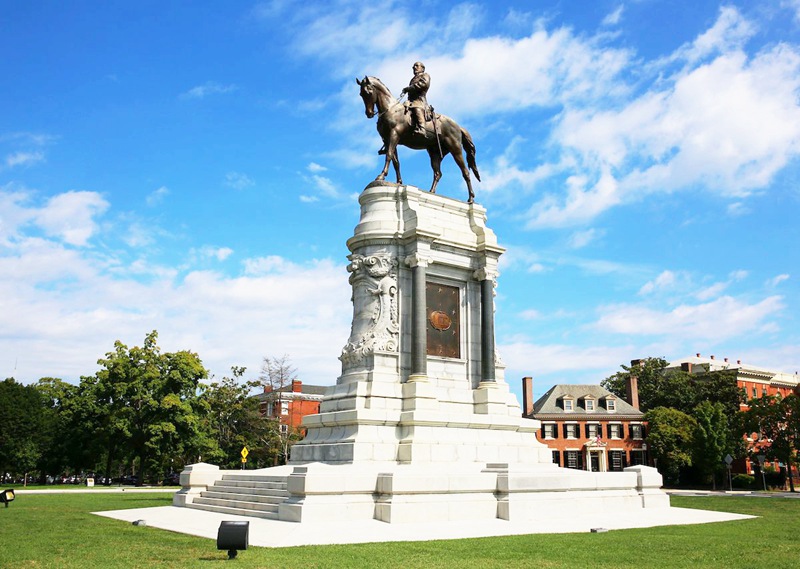 Exploring the Controversies and Significance of the Robert E. Lee Statue - Blog - 1