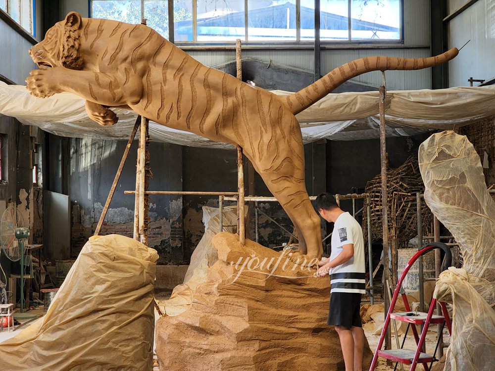 High Quality Jumping Tiger Sculpture BOKK-392 - Bronze Tiger Statue - 6 wildlife leaping tiger sculpture clay model