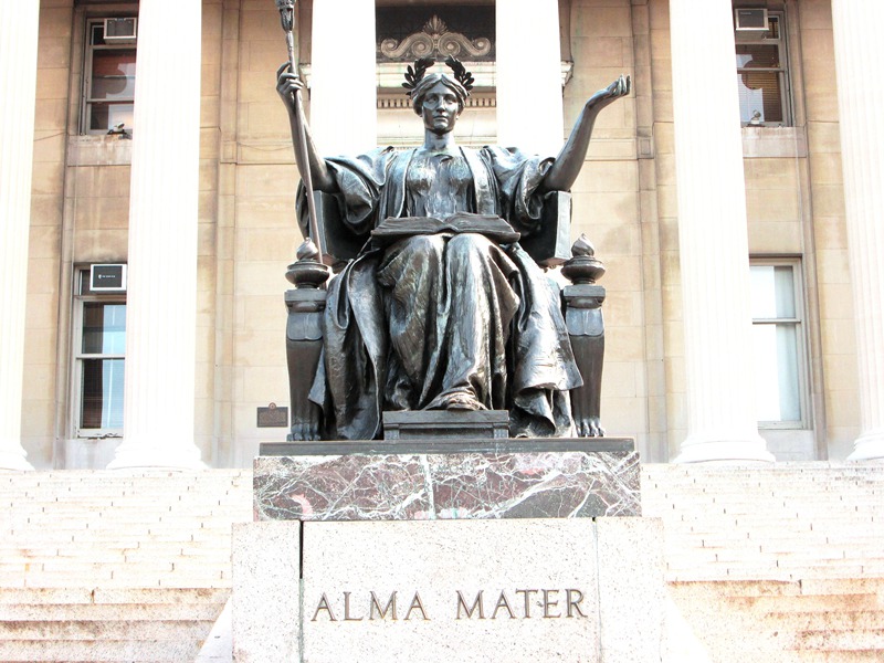 olumbia_University_Alma_Mater statue