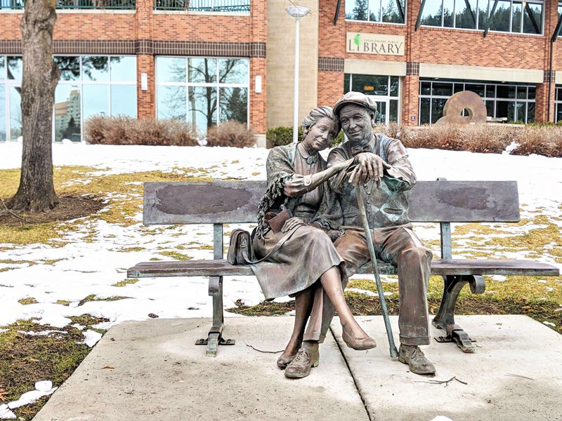 The Valentine Bronze Elderly Couple Love Statue Replica - Bronze Figure Sculpture - 2