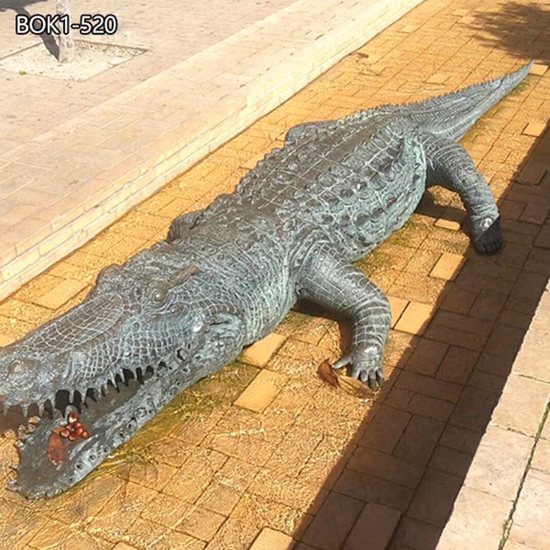 Bronze reptile fountain