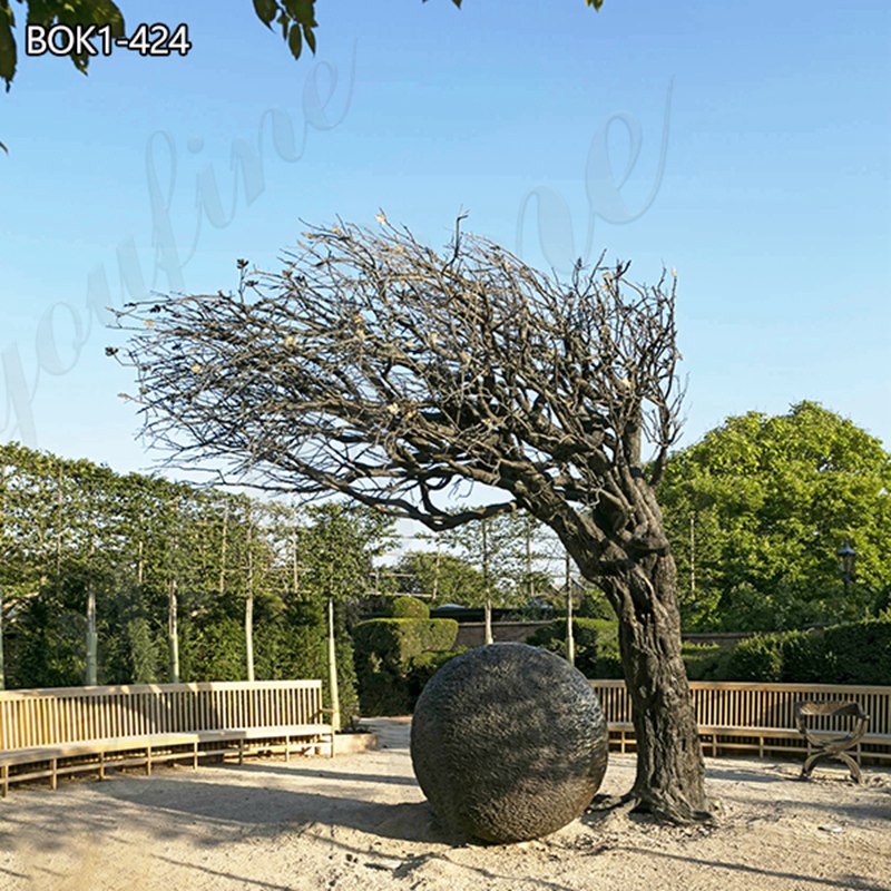 Outdoor tree sculpture