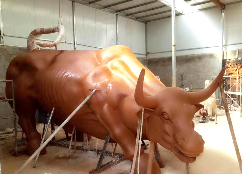 bull statue clay model