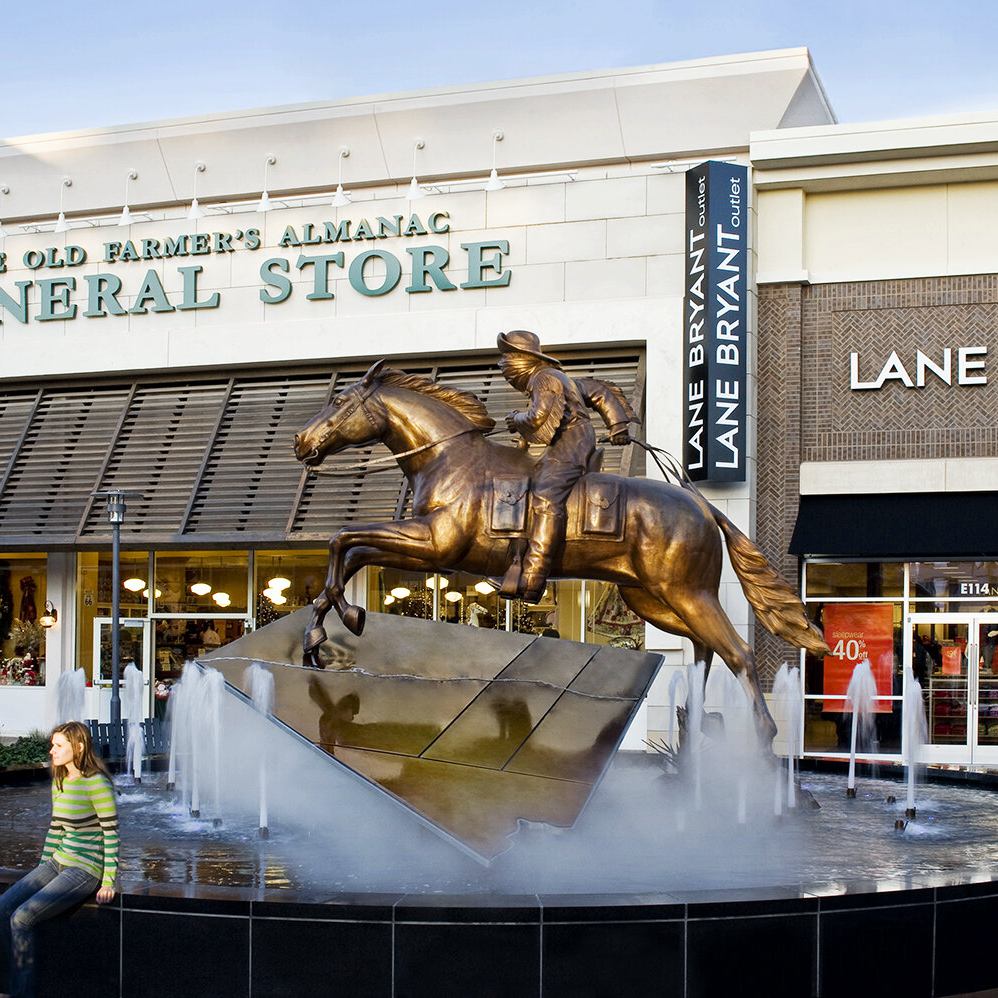 Mall Plaza horse statue