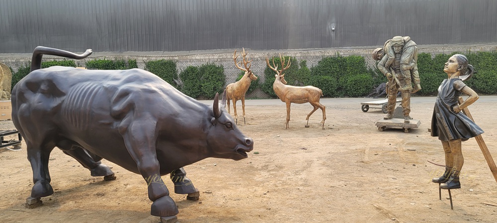 Bronze Fearless Girl and Charging Bull Set in Factory