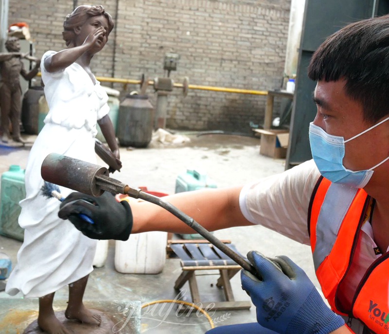 Bronze statue Patina