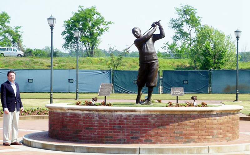 bobby_jones statue