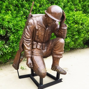 Casting Bronze Life Size Kneeling Soldier Statue BOKK-481