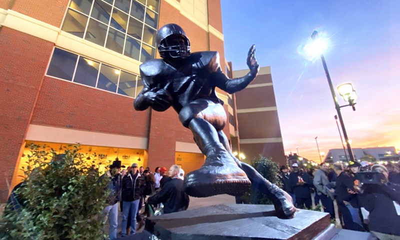 Bronze Football Player Barry Sanders Statue BOK1-590 - Bronze Football Statue - 5