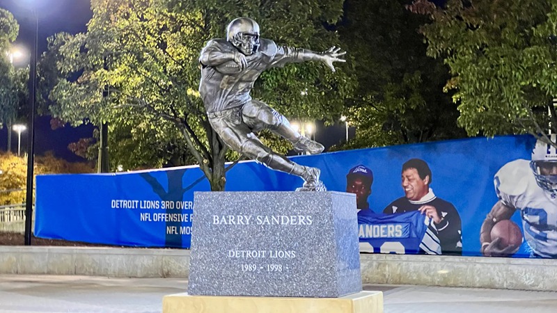 Bronze Football Player Barry Sanders Statue BOK1-590 - Bronze Football Statue - 4